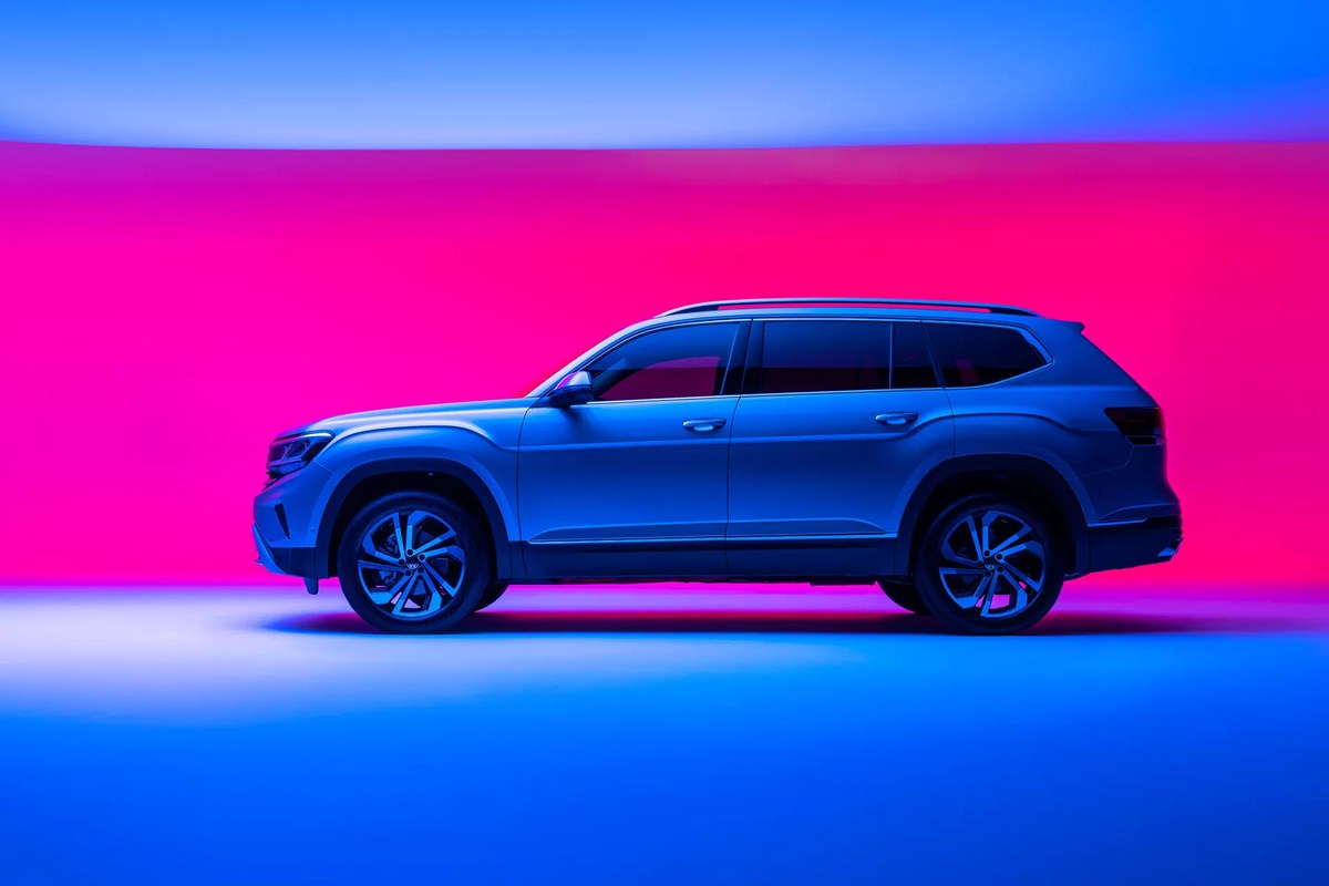 Volkswagen Teramont than xe nhin ngang studio
