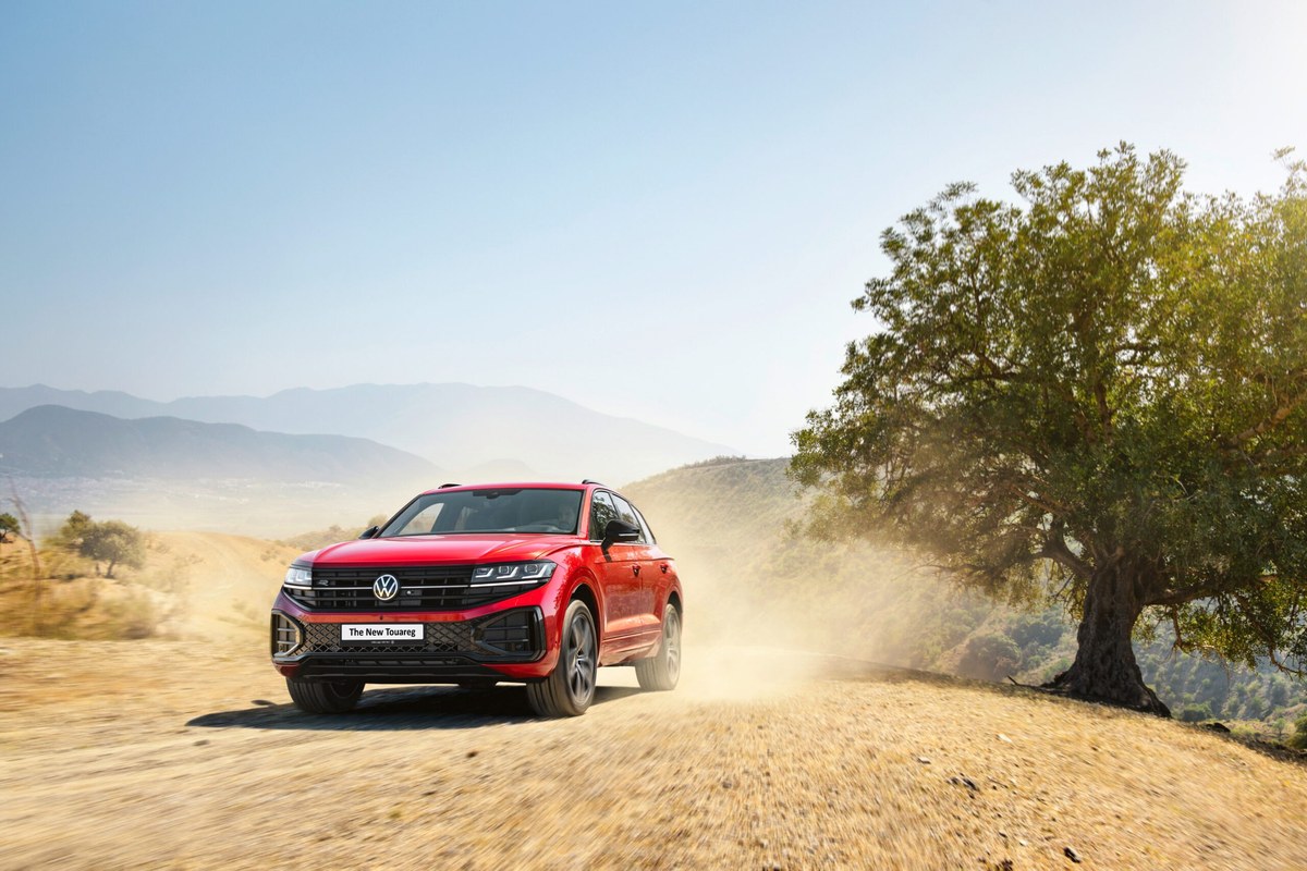 Volkswagen Touareg R-Line mau do tren sa mac phien ban the thao nhat