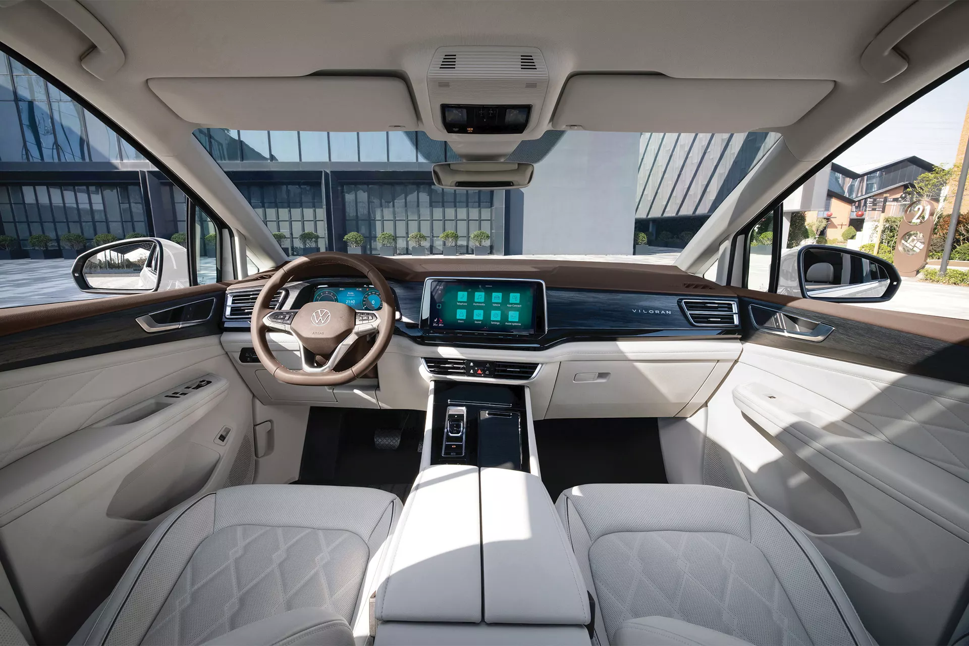 Volkswagen Viloran noi that toan canh cabin trang dong ho ky thuat so man hinh giai tri