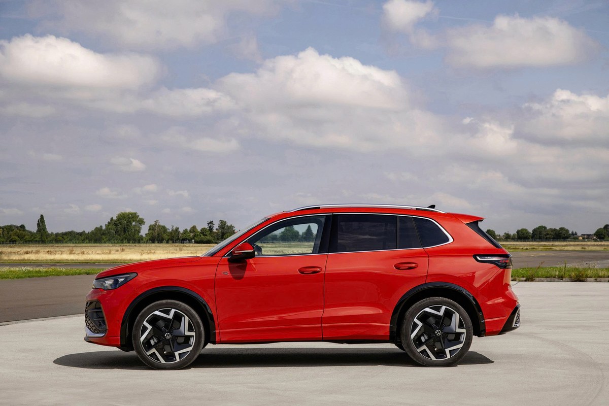 Tiguan mau do nhin ngang than xe
